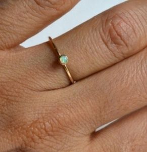 SIZE 4*14kt OPAL MINIMALIST GOLD RING~NEW IN BOX